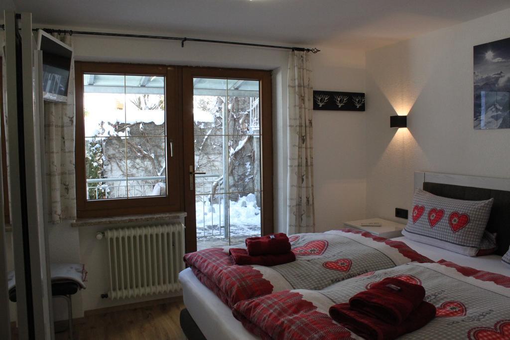 Panorama Appartements Mora Оец Екстериор снимка